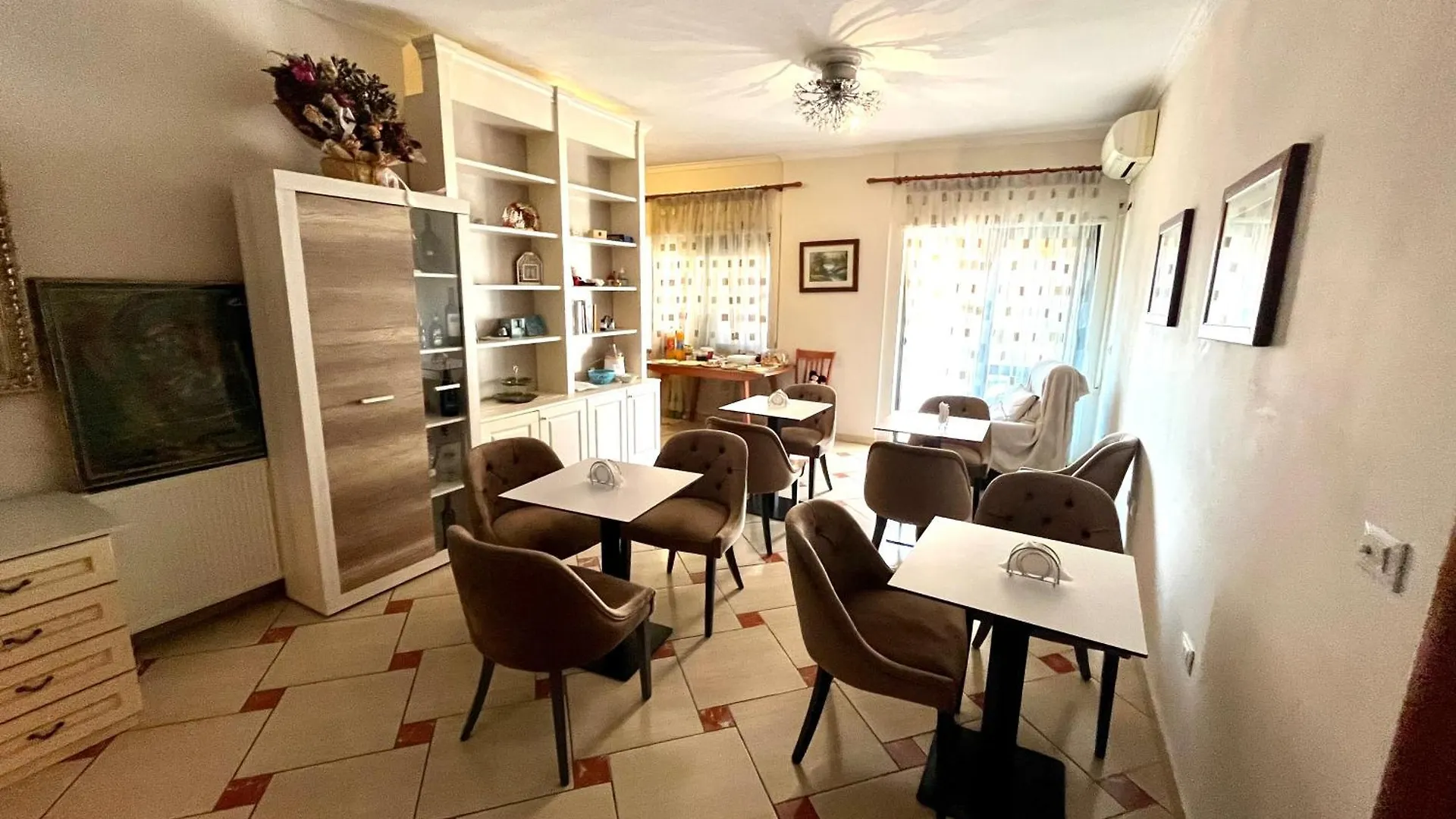 Rooms Dionis Тирана Албания