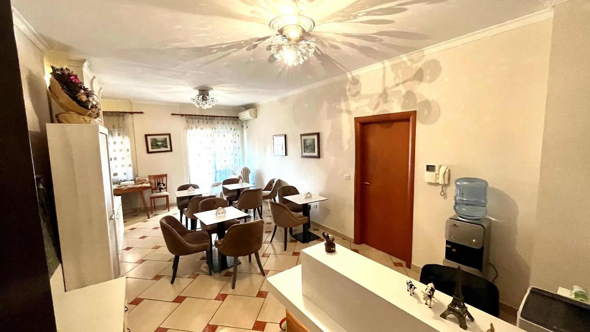 Rooms Dionis Тирана Албания