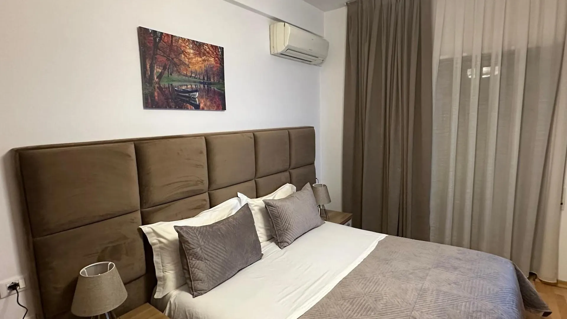 Rooms Dionis Tirana 2*,  Albania