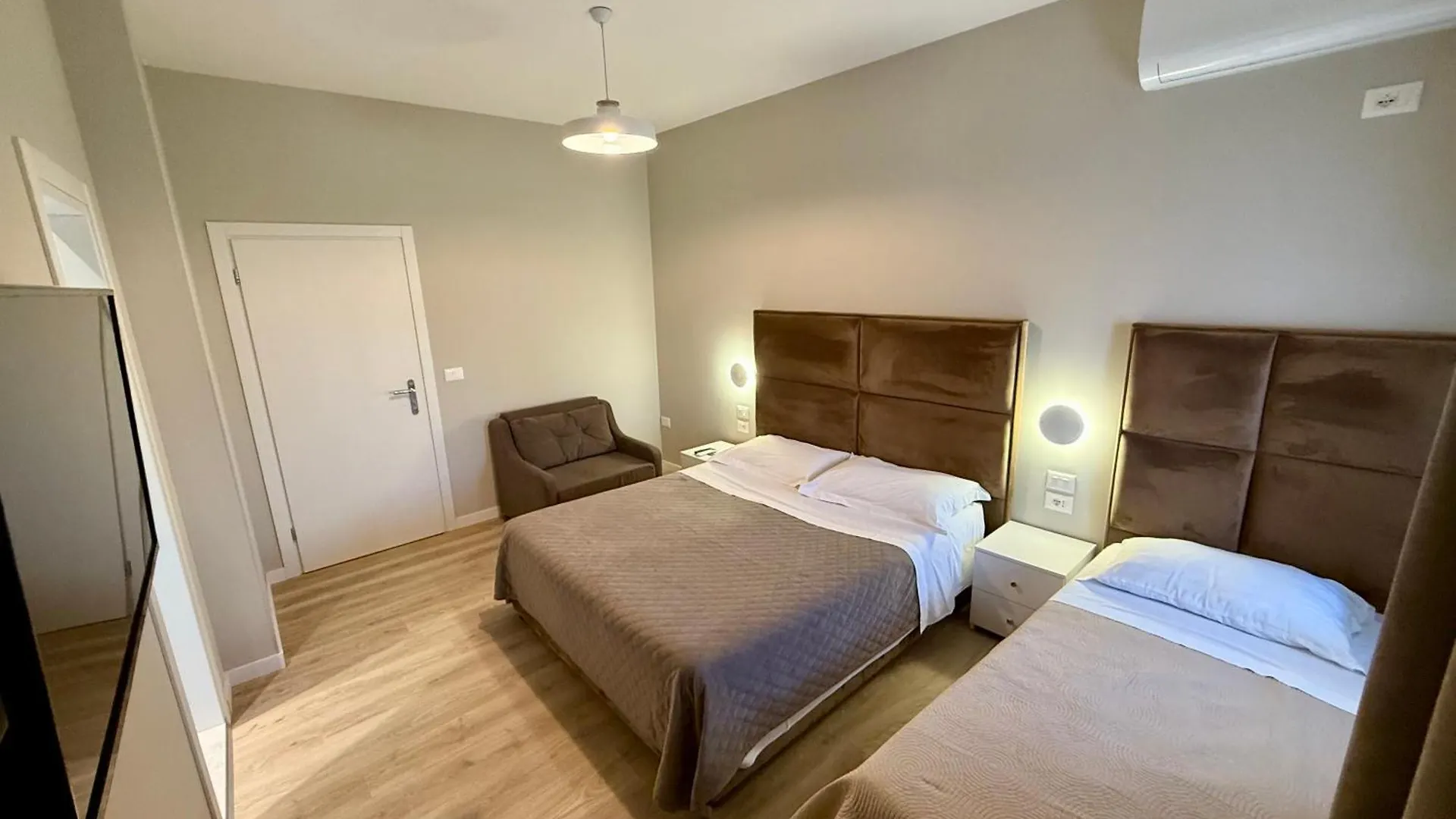Rooms Dionis Tirana Guest house