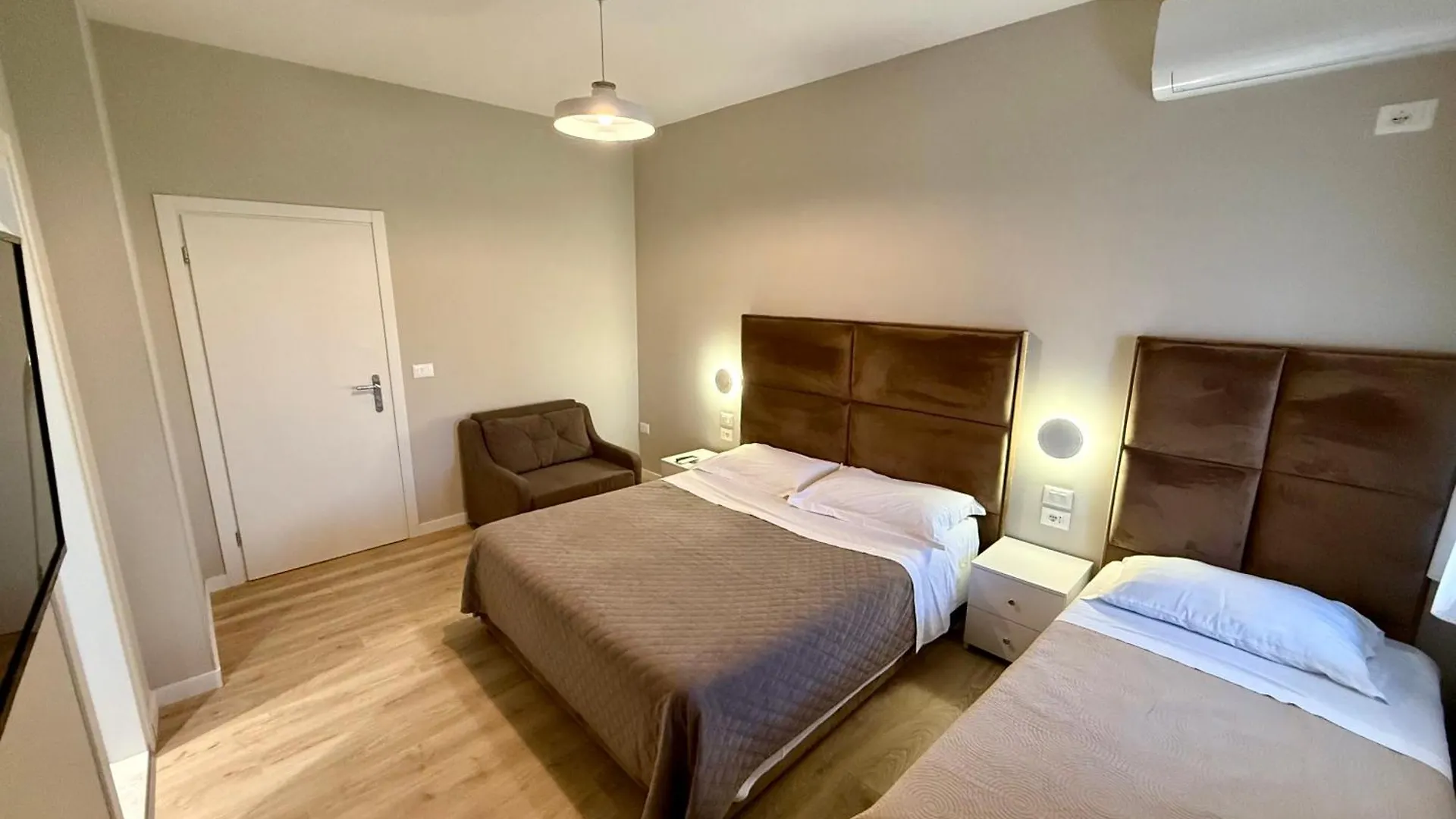Rooms Dionis Tirana Guest house