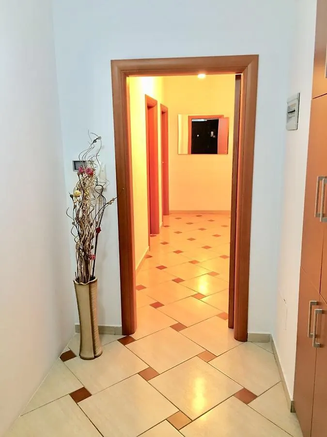 Rooms Dionis Тирана Албания