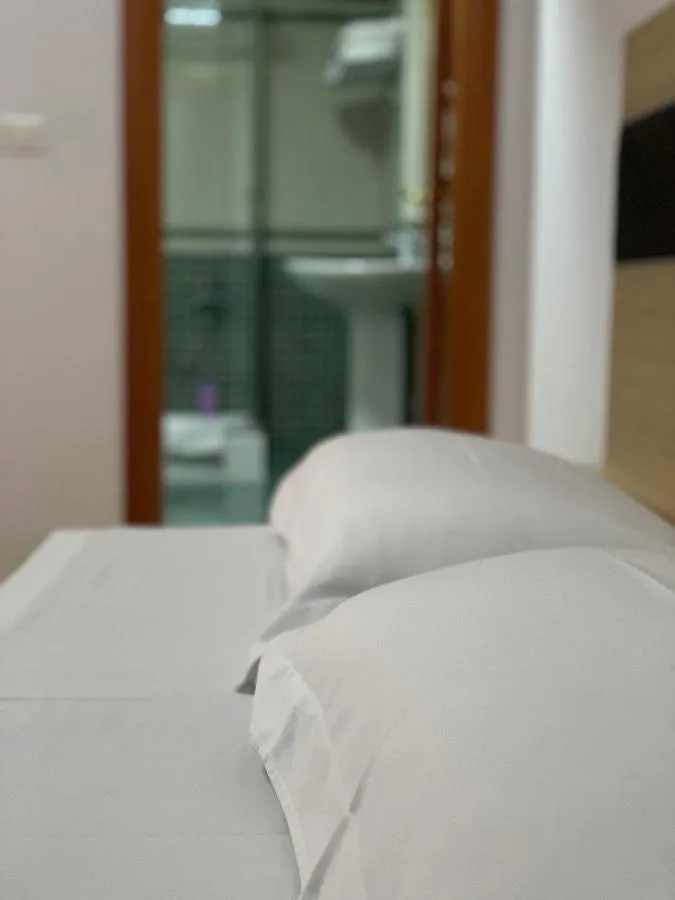 Rooms Dionis Тирана