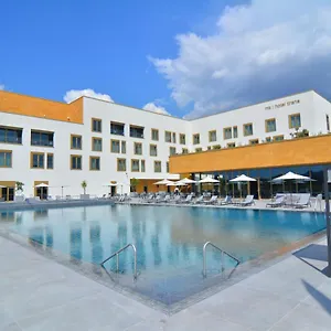 Otel Mk Tirana, Rinas
