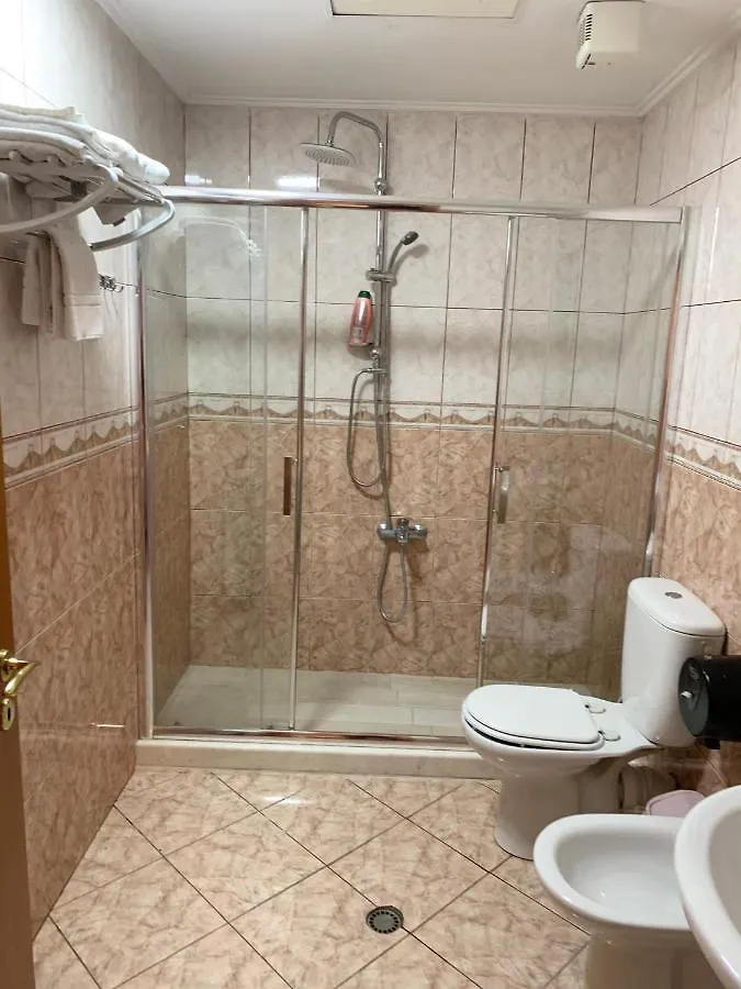 ** בית הארחה טיראנה Rooms Dionis אלבניה