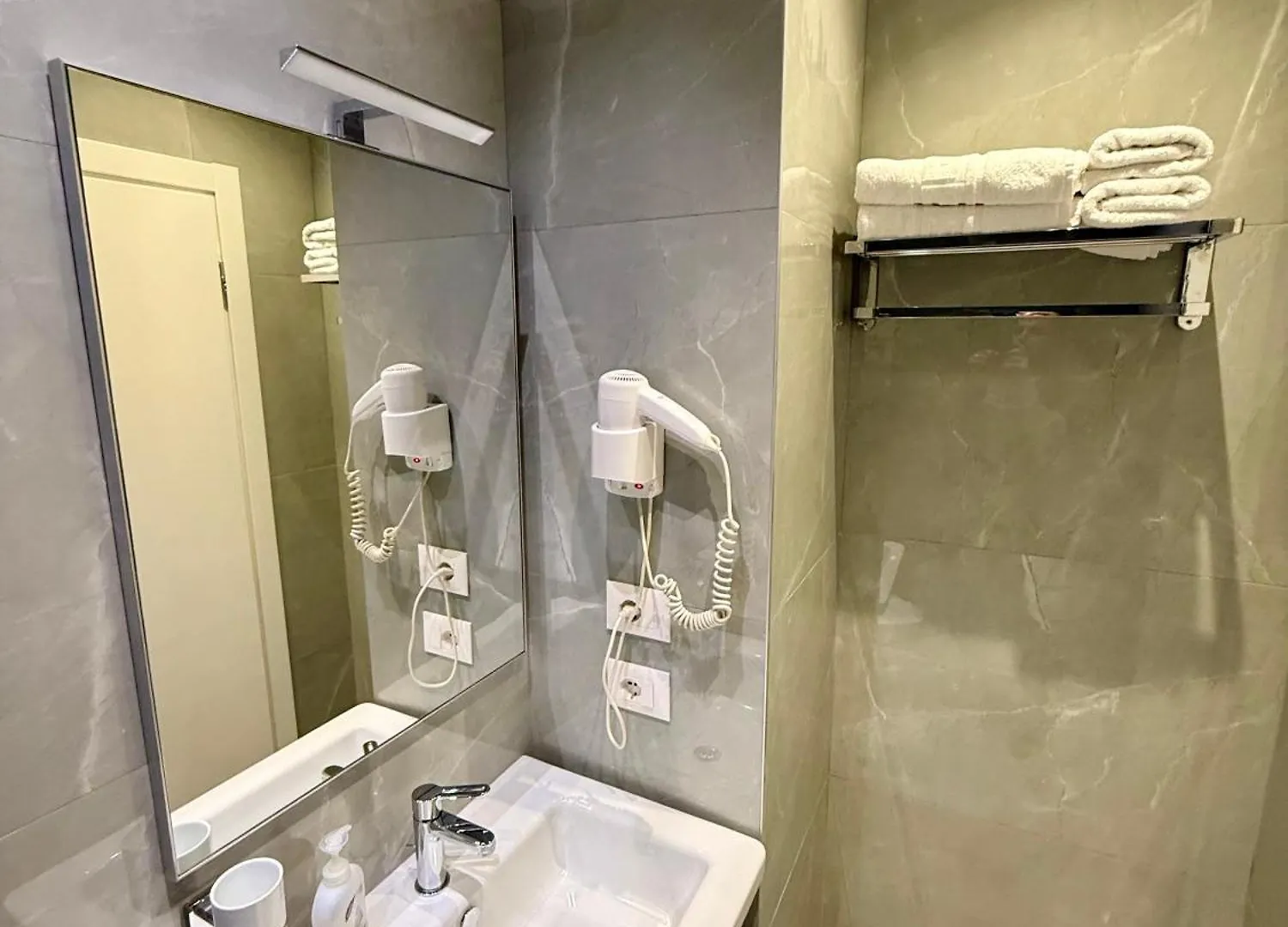 בית הארחה טיראנה Rooms Dionis