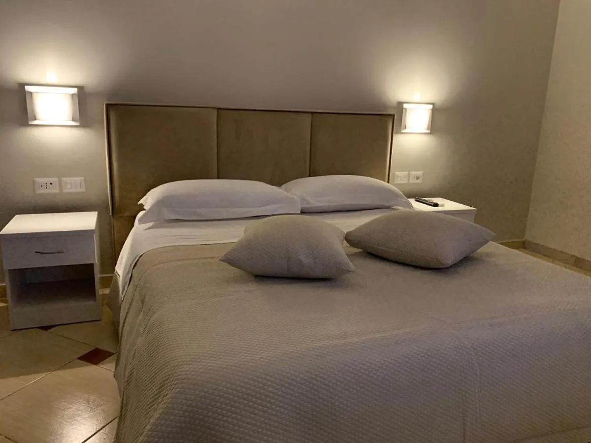Rooms Dionis Tirana 2*,  Albanie